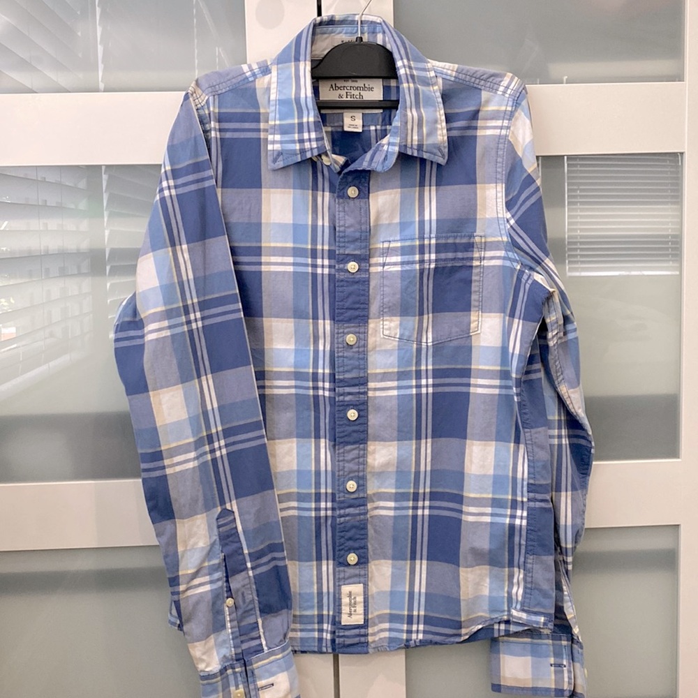 Abercrombie & Fitch Men’s Muscle shirt Small Blue